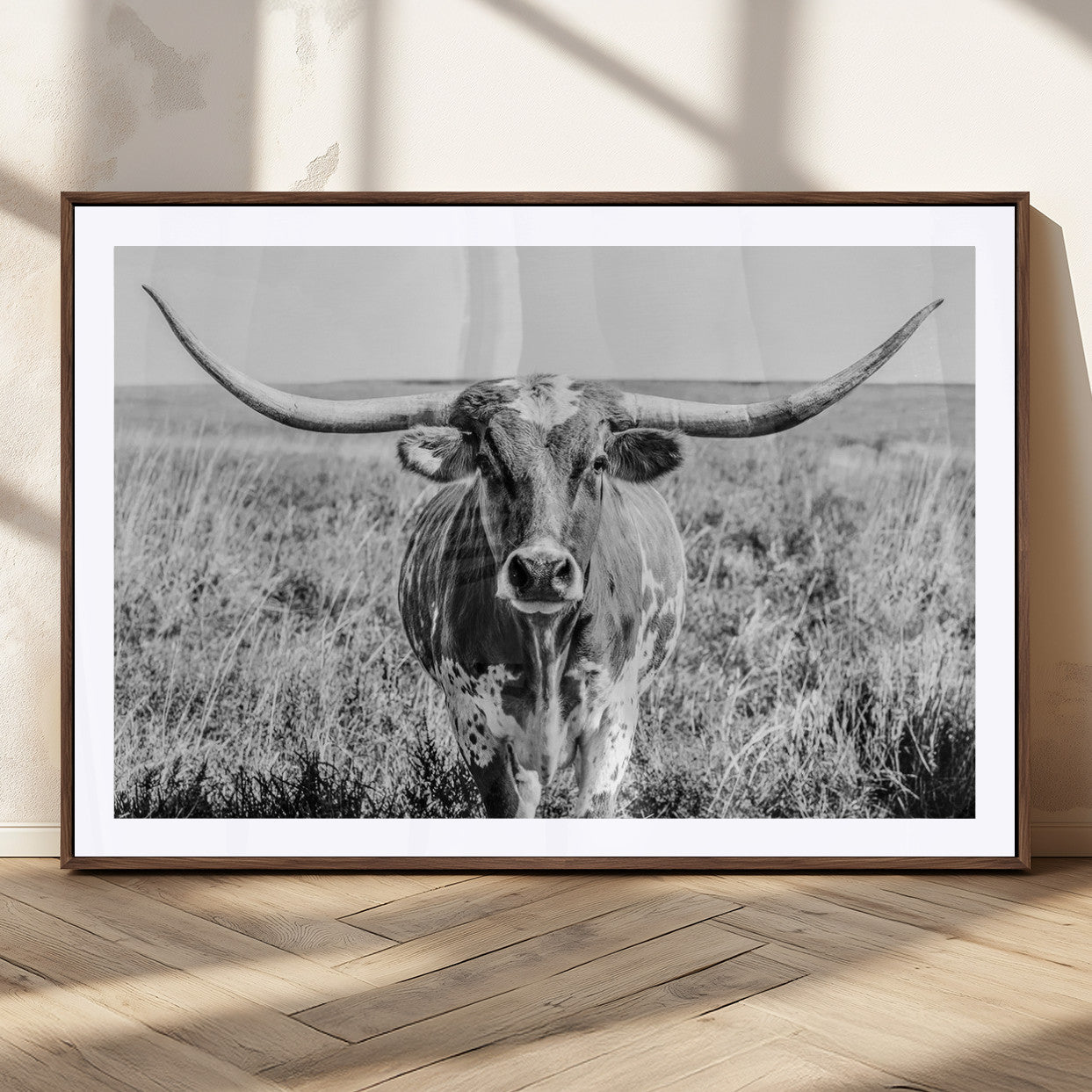 77320-MGV-CV-36X24-Texas Longhorn Wall Art – Black and White Western Cattle Canvas Print, Rustic Farmhouse Animal Photography Decor for Living Room,