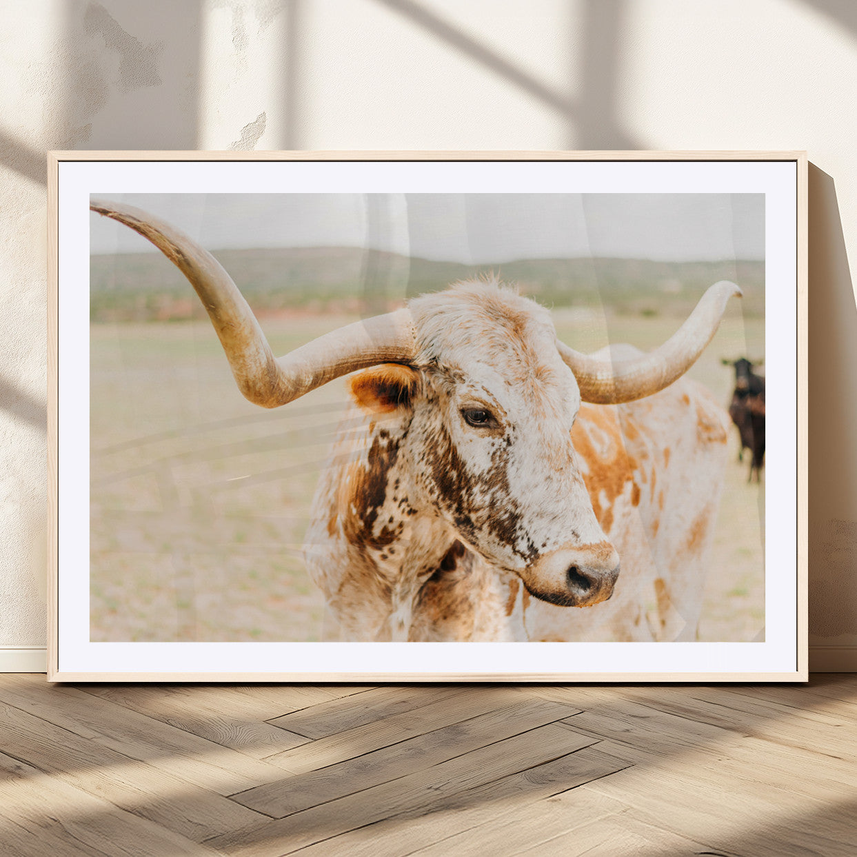21060648-MGC-FP-36x24_Natural-Texas Longhorn Wall Art Canvas Print, Framed Speckled Cow Art Picture Print, Rustic Bull Perfect Rustic Western Decor Artwork