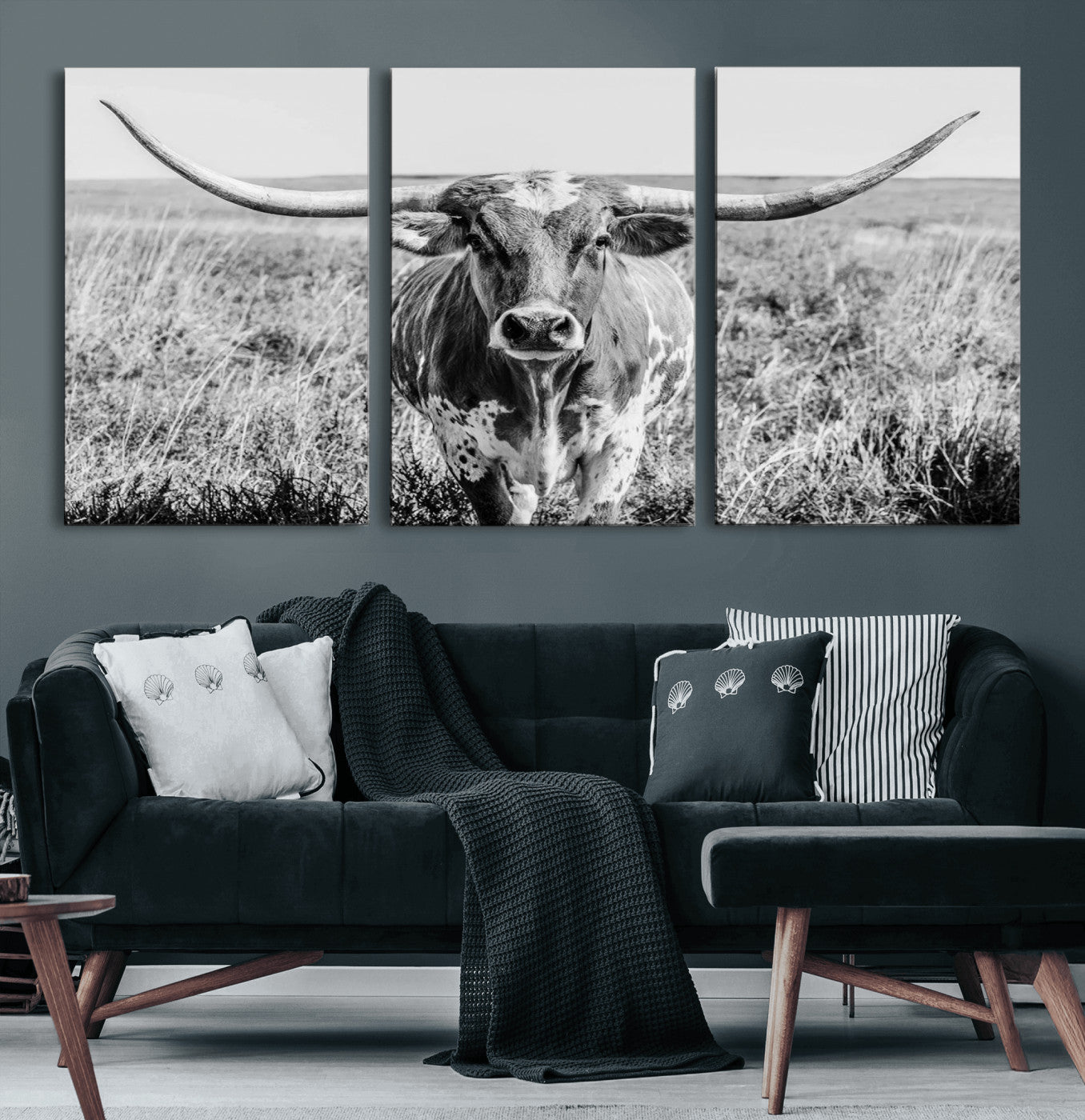 77320-MGV-CV-36X24-Texas Longhorn Wall Art – Black and White Western Cattle Canvas Print, Rustic Farmhouse Animal Photography Decor for Living Room,