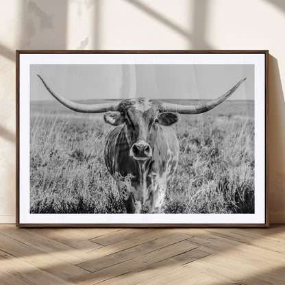77320-MGV-CV-36X24-Texas Longhorn Wall Art – Black and White Western Cattle Canvas Print, Rustic Farmhouse Animal Photography Decor for Living Room,