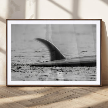 62314230-MGC-FP-36x24_Walnut-Black White Surfboard Wall Art Canvas Print, Framed Minimalist Beach Art Picture Print, Surf Fin Perfect Minimalist Coastal Decor