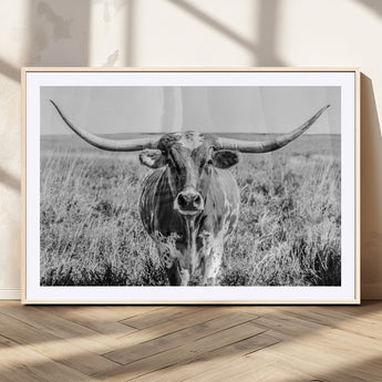 77320-MGV-CV-36X24-Texas Longhorn Wall Art – Black and White Western Cattle Canvas Print, Rustic Farmhouse Animal Photography Decor for Living Room,