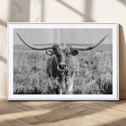 77320-MGV-CV-36X24-Texas Longhorn Wall Art – Black and White Western Cattle Canvas Print, Rustic Farmhouse Animal Photography Decor for Living Room,