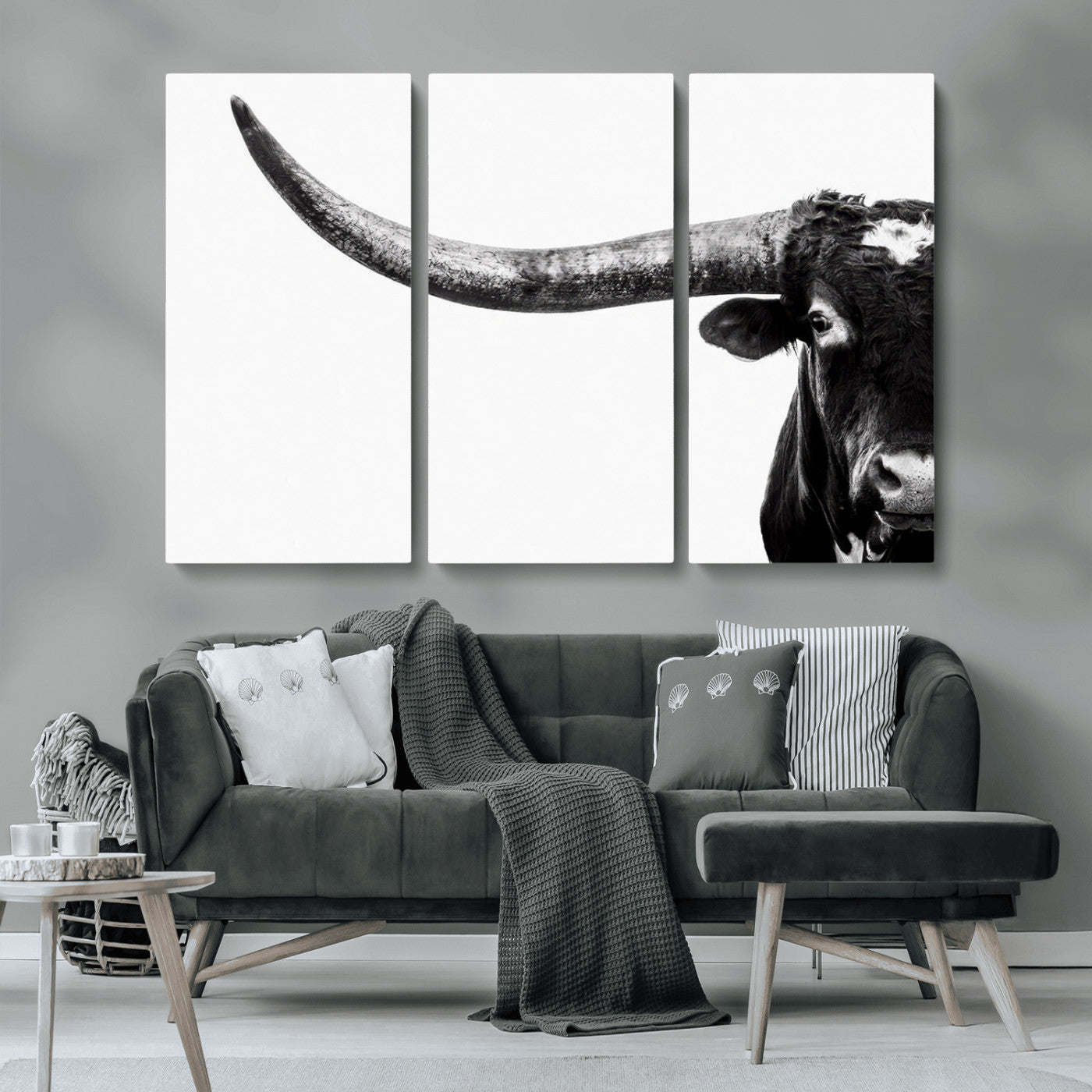 31699-MGV-CV-36X24-Longhorn Wall Art – Black and White Texas Longhorn Cow Canvas Print, Rustic Western Farmhouse Artwork for Living Room, Bedroom or