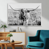 77320-MGV-CV-36X24-Texas Longhorn Wall Art – Black and White Western Cattle Canvas Print, Rustic Farmhouse Animal Photography Decor for Living Room,
