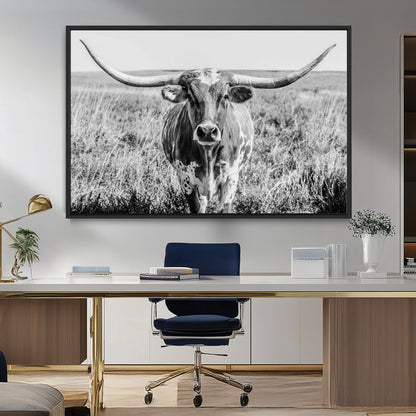 77320-MGV-CV-36X24-Texas Longhorn Wall Art – Black and White Western Cattle Canvas Print, Rustic Farmhouse Animal Photography Decor for Living Room,