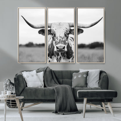 20272-MGV-CV-36X24-Texas Longhorn Wall Art – Black and White Cowboy Western Canvas Print, Rustic Farmhouse Cattle Photography Decor for Ranch, Barn