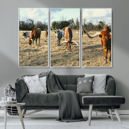 39144651-MGV-CV-36X24-Texas Longhorns Wall Art Canvas Print, Framed Rustic Farm Scene Art Picture Print, Western Cattle Perfect Rustic Farmhouse Decor