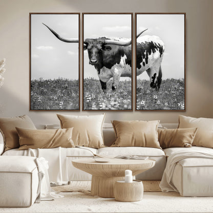 94709-MGV-CV-36X24-Texas Longhorn Wall Art – Black and White Bull Photography Canvas Print, Western Farmhouse Wall Decor for Living Room, Office or