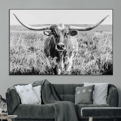 77320-MGV-CV-36X24-Texas Longhorn Wall Art – Black and White Western Cattle Canvas Print, Rustic Farmhouse Animal Photography Decor for Living Room,