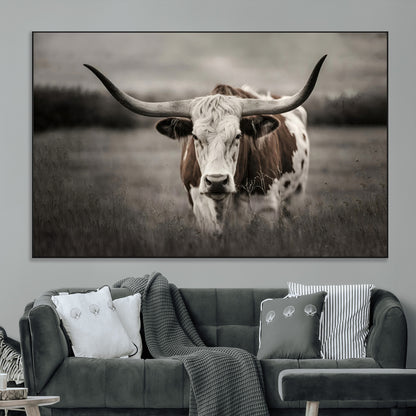 69238-MGV-CV-36X24-Longhorn Bull Wall Art – Rustic Black and White Texas Cattle Canvas Print, Western Farmhouse Animal Photography for Living Room,