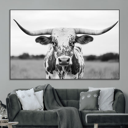 20272-MGV-CV-36X24-Highland Cow Wall Art – Black and White Western Longhorn Canvas Print, Farmhouse Living Room Decor Southwestern Animal Artwork for