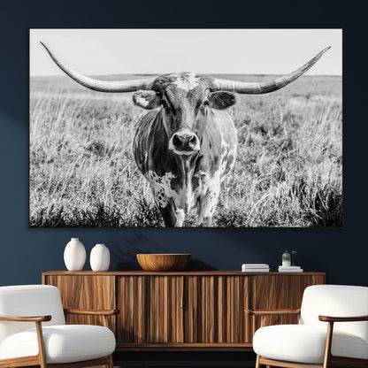 77320-MGV-CV-36X24-Texas Longhorn Wall Art – Black and White Western Cattle Canvas Print, Rustic Farmhouse Animal Photography Decor for Living Room,
