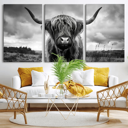 17924-MGV-CV-36X24-Highland Cow Wall Art – Black and White Rustic Longhorn Cattle Canvas Print, Farmhouse Animal Photography Decor for Country Home