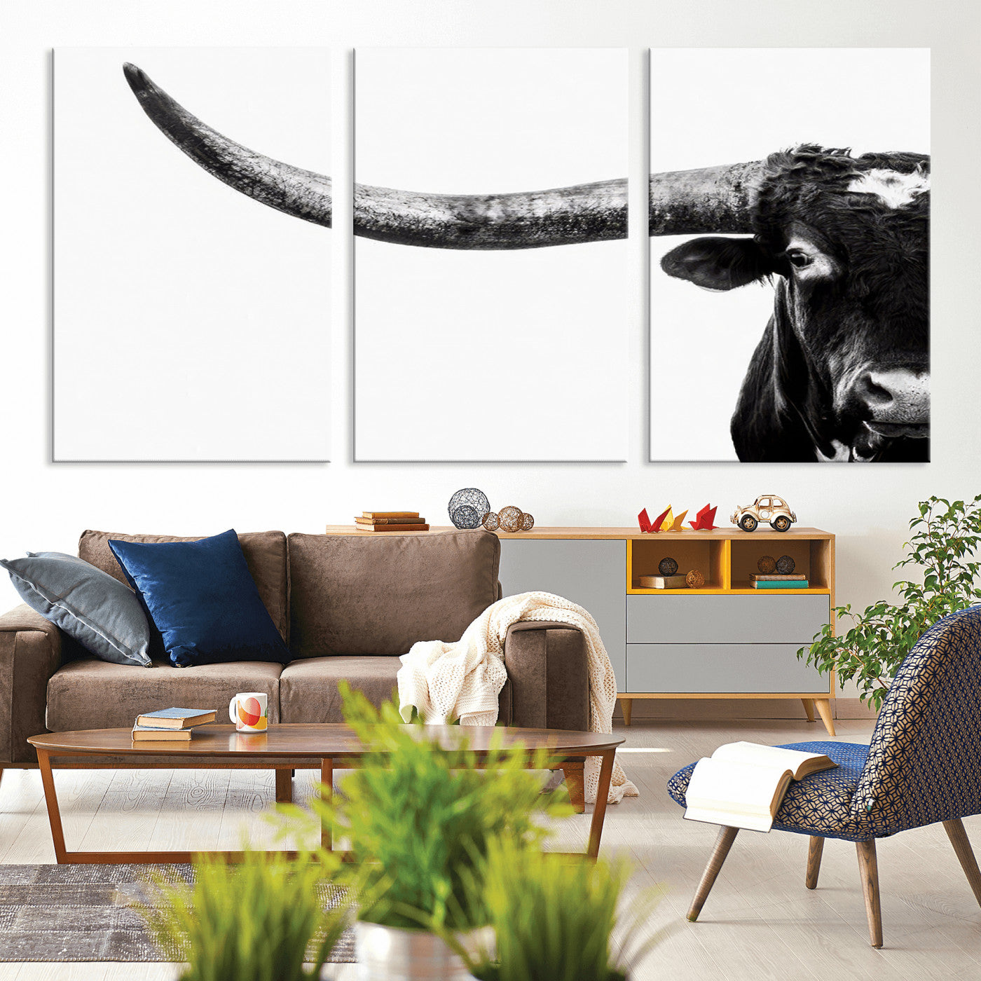 31699-MGV-CV-36X24-Longhorn Wall Art – Black and White Texas Longhorn Cow Canvas Print, Rustic Western Farmhouse Artwork for Living Room, Bedroom or